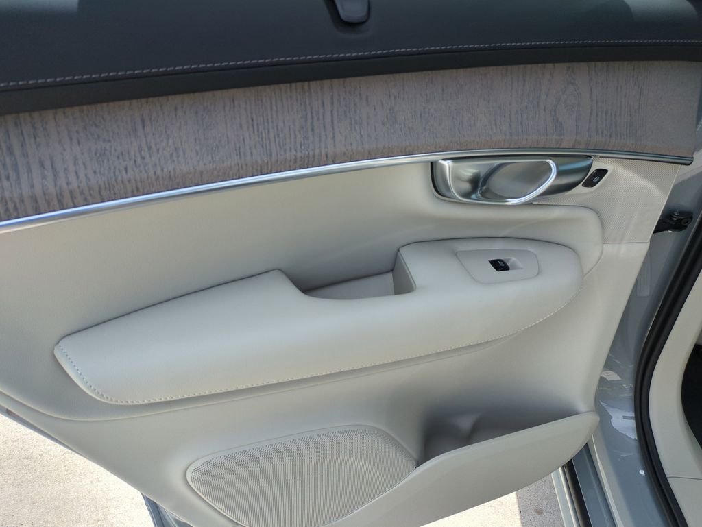 new 2026 Volvo XC90 Plug-In Hybrid car, priced at $84,625