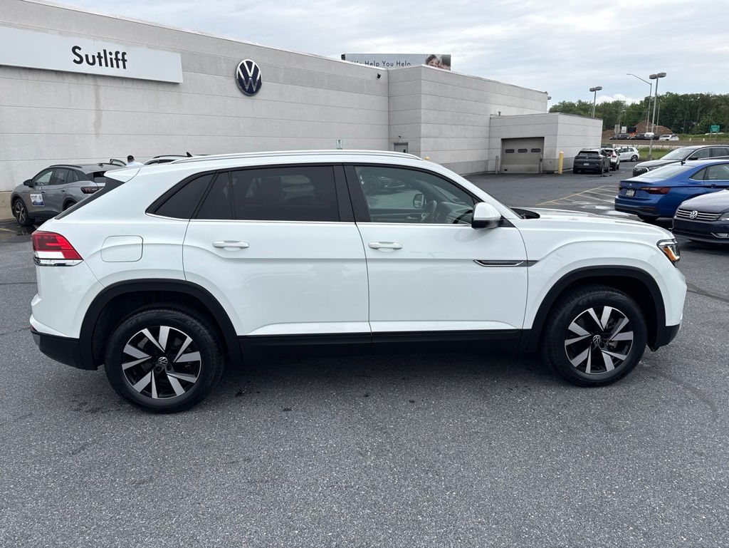 2023 Volkswagen Atlas Cross Sport 2.0T SE White at Sutliff Volkswagen