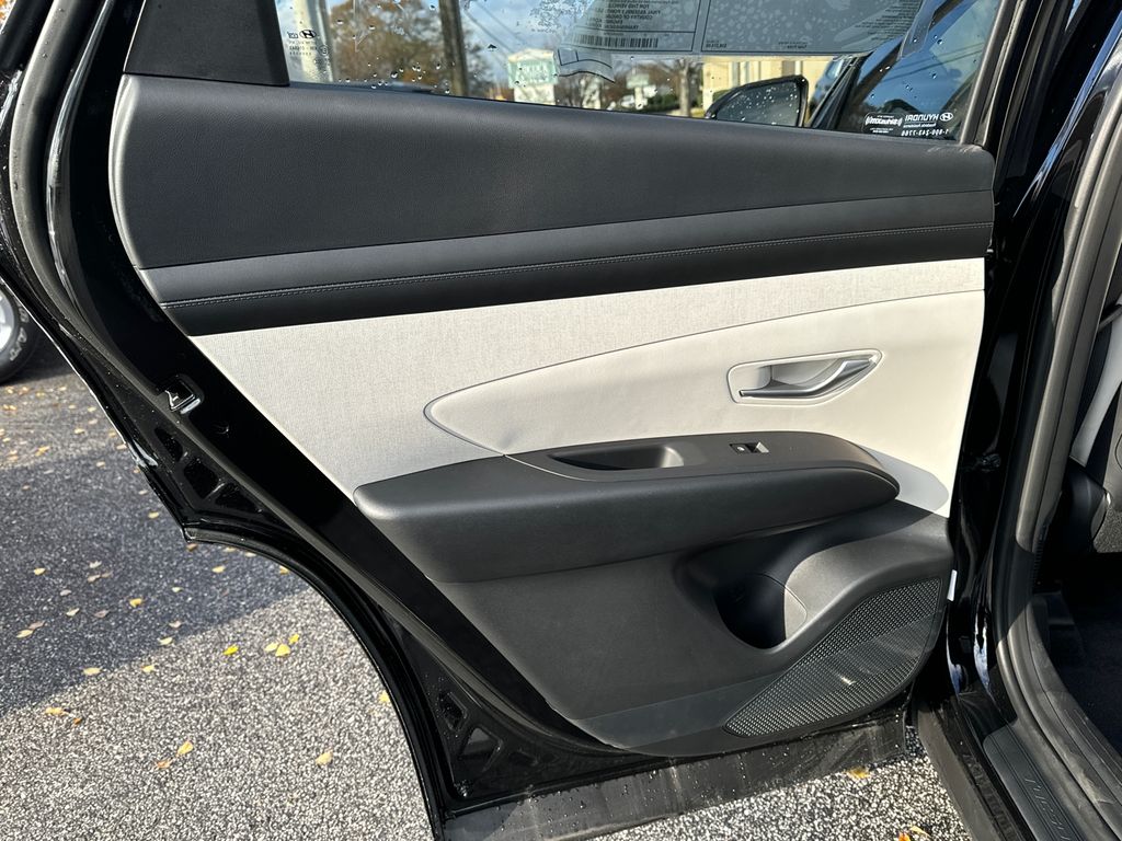 2025 Hyundai Tucson Hybrid SEL Convenience photo 12