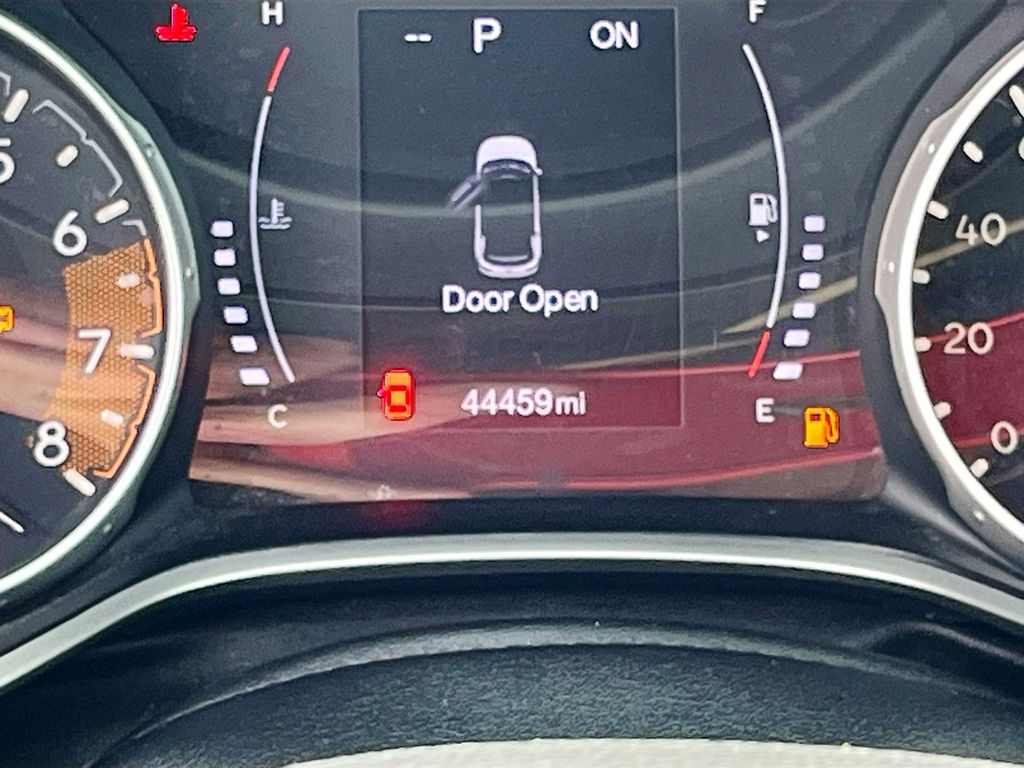Used 2020 Black Jeep Latitude image 12