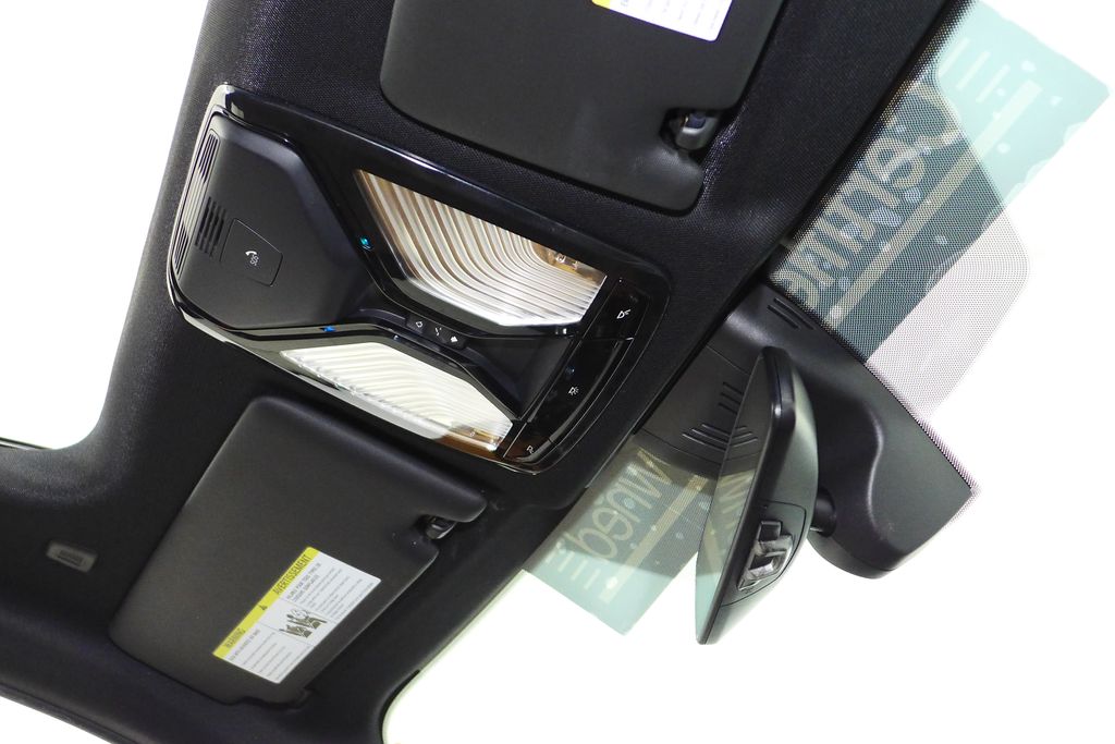 Thumbnail: 2023 BMW i4 - 17