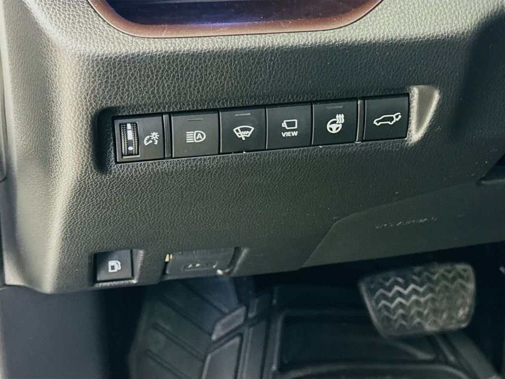 Thumbnail: 2021 Toyota RAV4 - 10