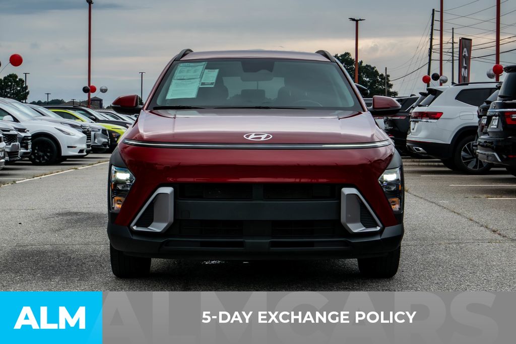 2025 Hyundai Kona SEL photo 3