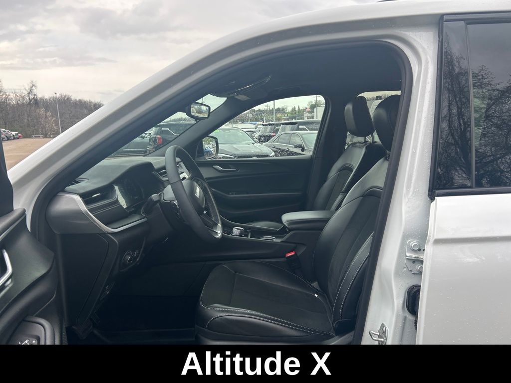 2024 Jeep Grand Cherokee L Altitude X White at South Hills CDJR