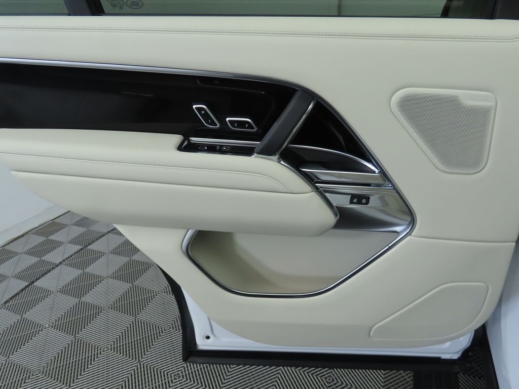 Thumbnail: 2025 Land Rover Range Rover - 28