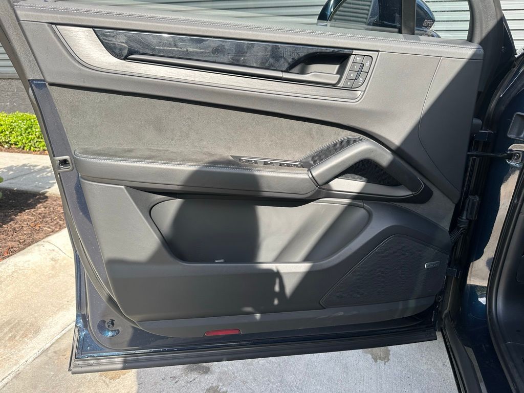 Thumbnail: 2025 Porsche Cayenne - 21