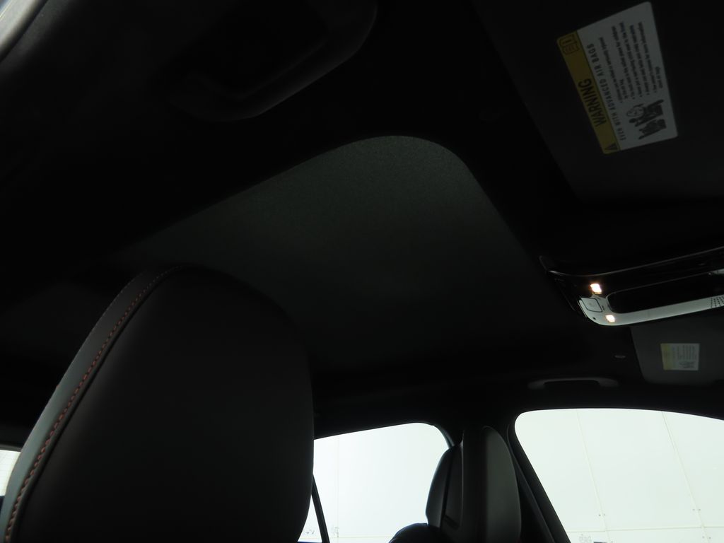 Thumbnail: 2025 Mercedes-Benz GLC - 18