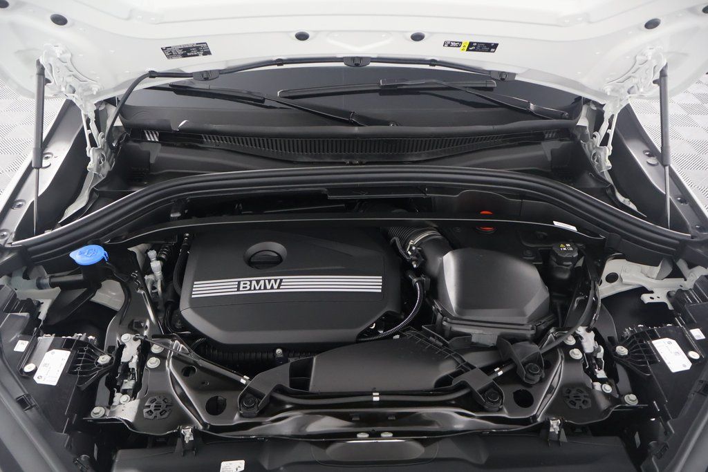 Thumbnail: 2025 BMW X2 - 9