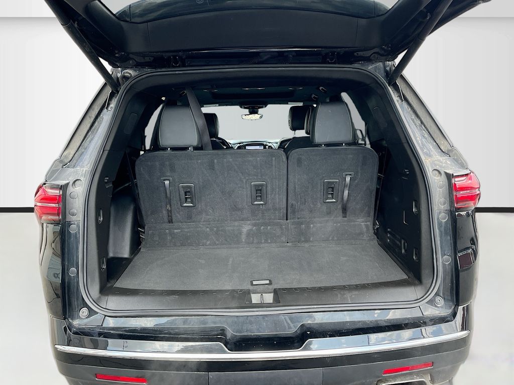 Used 2023 Black Chevrolet Premier image 28