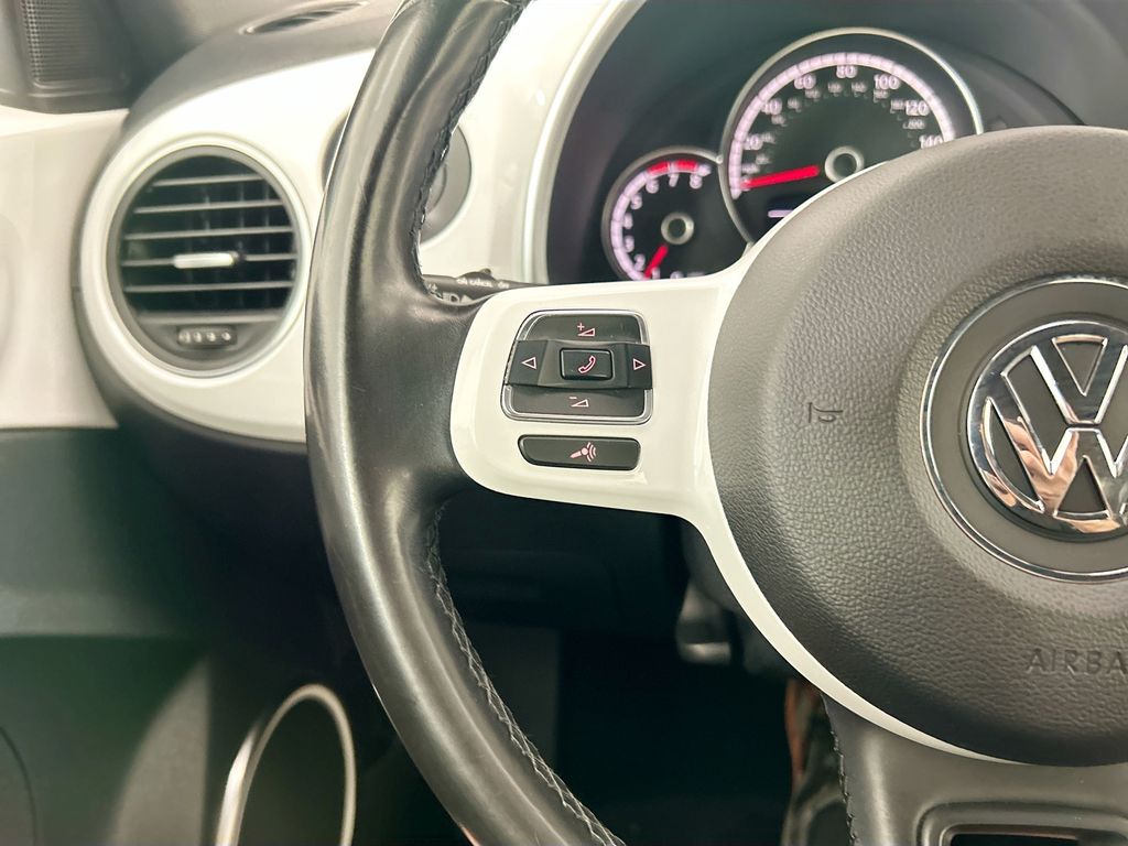 Thumbnail: 2016 Volkswagen Beetle - 11