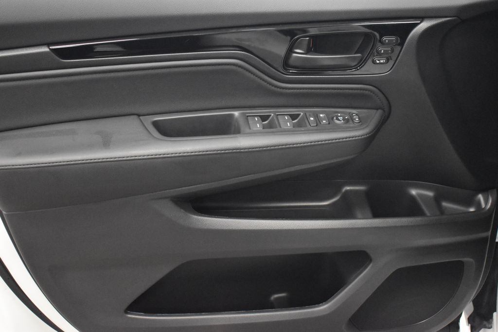 2025 Honda Odyssey Touring 8