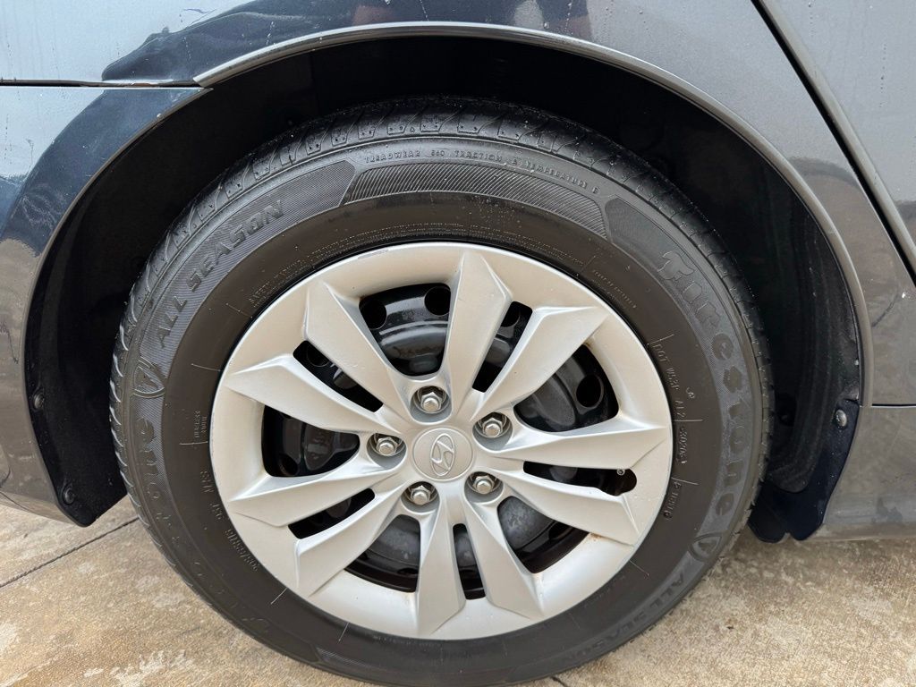 Used Car 2012 Hyundai Sonata  Gls For Sale Under $10,000 In Georgetown, Texas