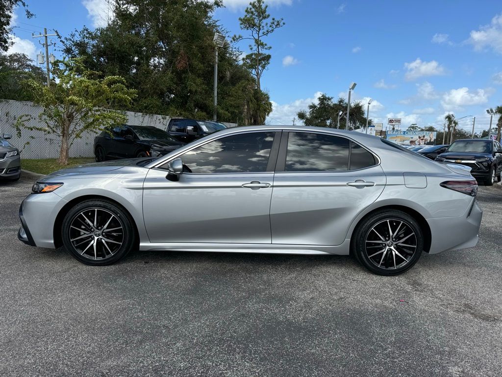 2023 Toyota Camry SE 4