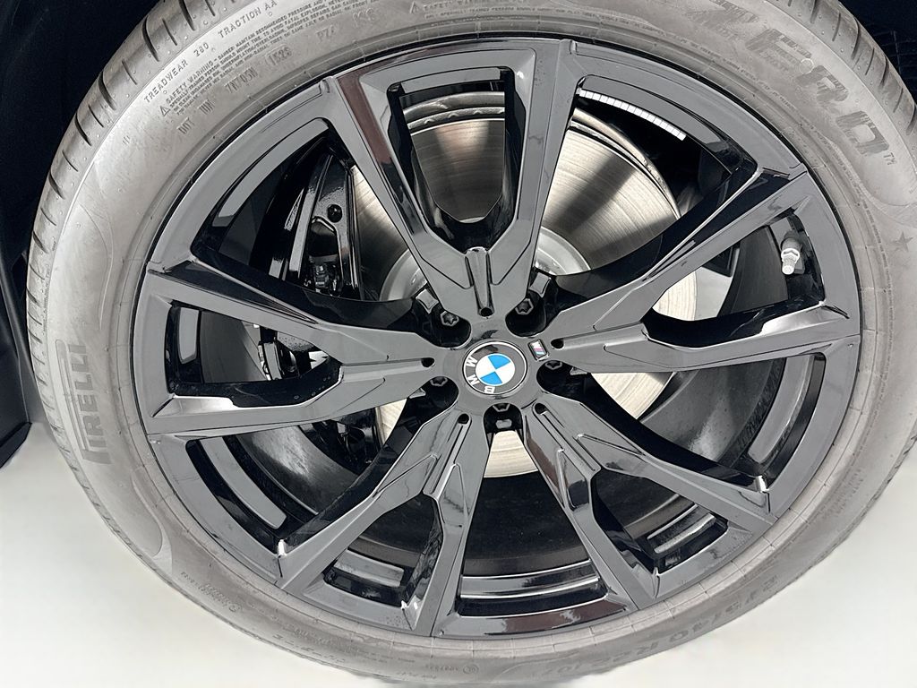 Thumbnail: 2027 BMW X7 - 31
