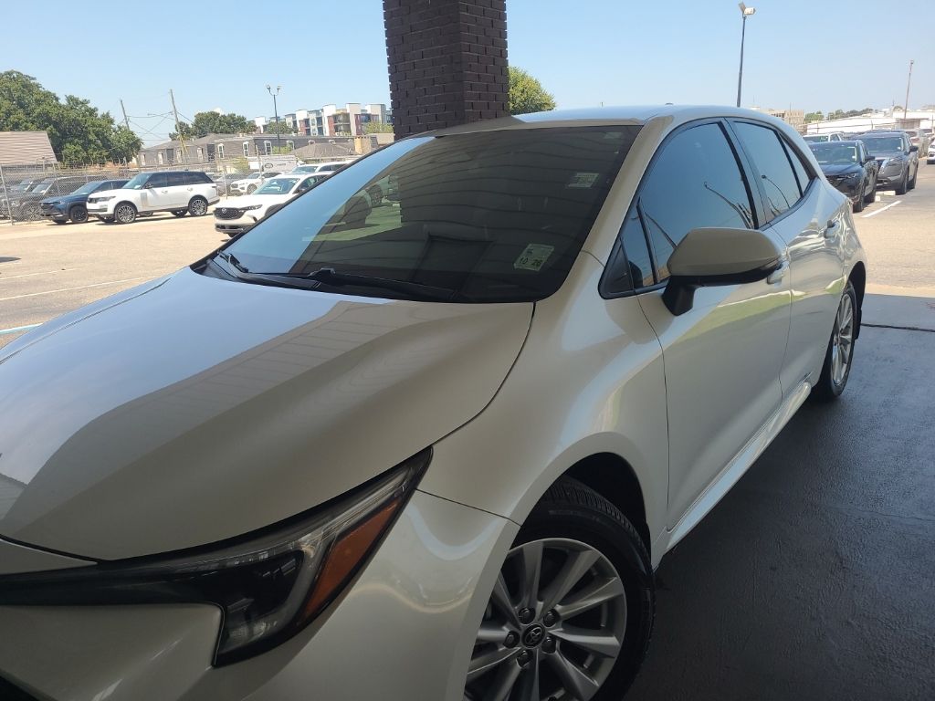2025 Toyota Corolla Hatchback SE FWD