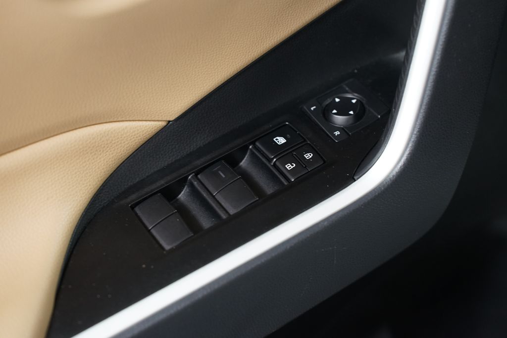 Thumbnail: 2025 Toyota RAV4 - 29