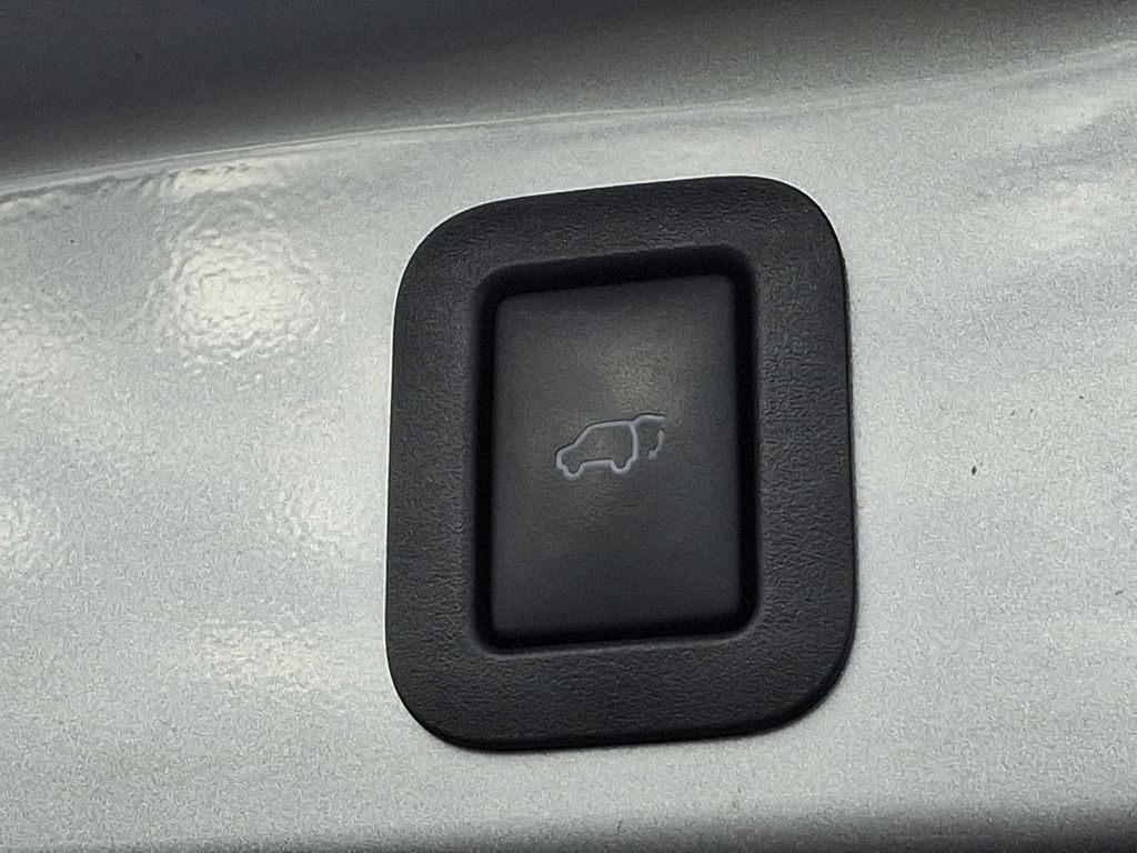 2017 Toyota Highlander XLE 32