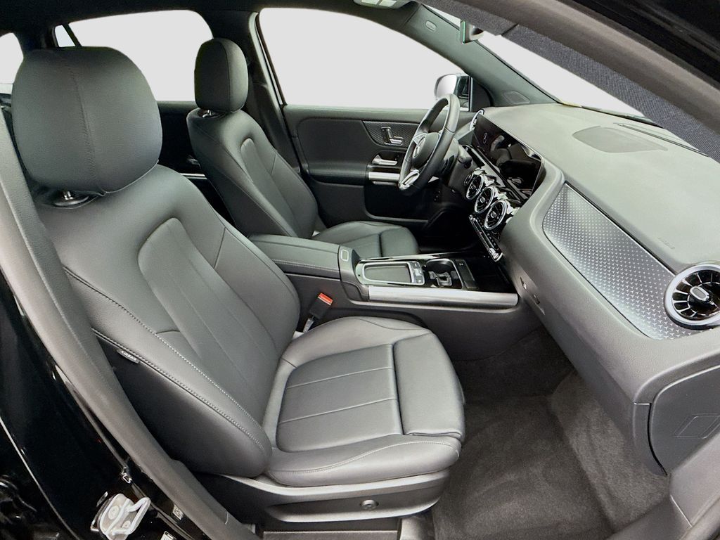 Thumbnail: 2025 Mercedes-Benz GLA - 18