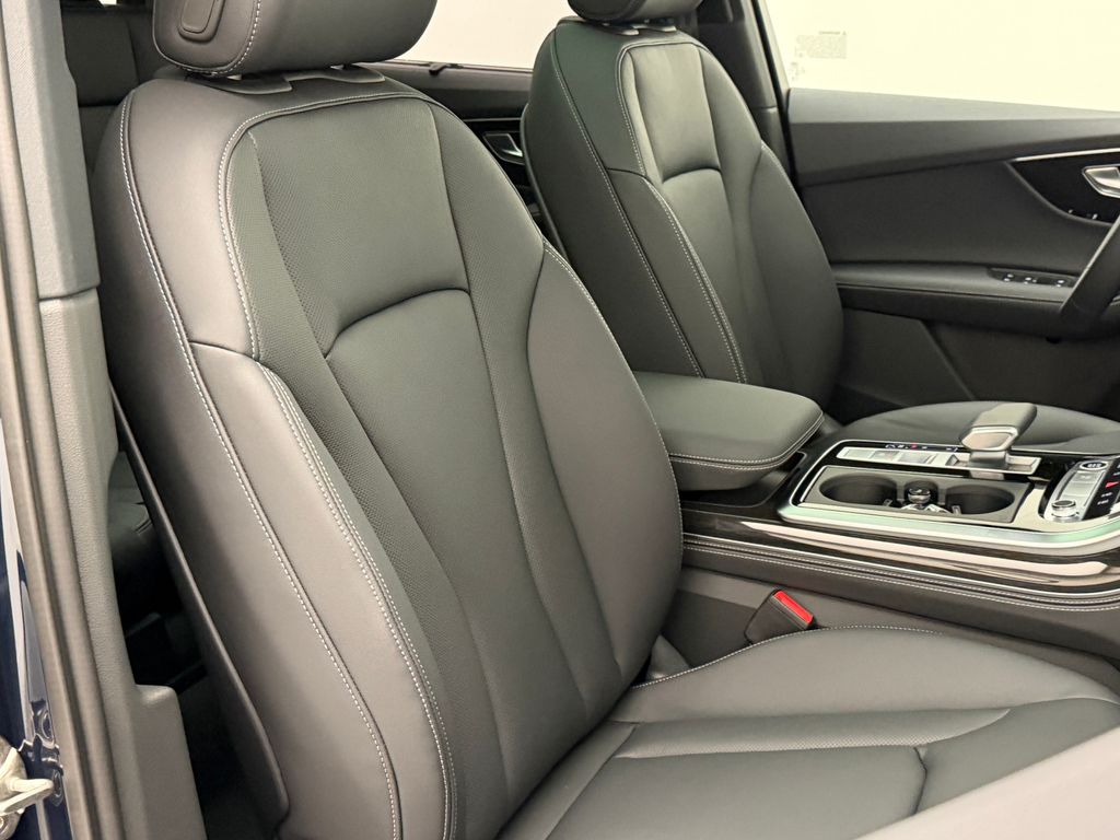 Thumbnail: 2026 Audi Q7 - 10