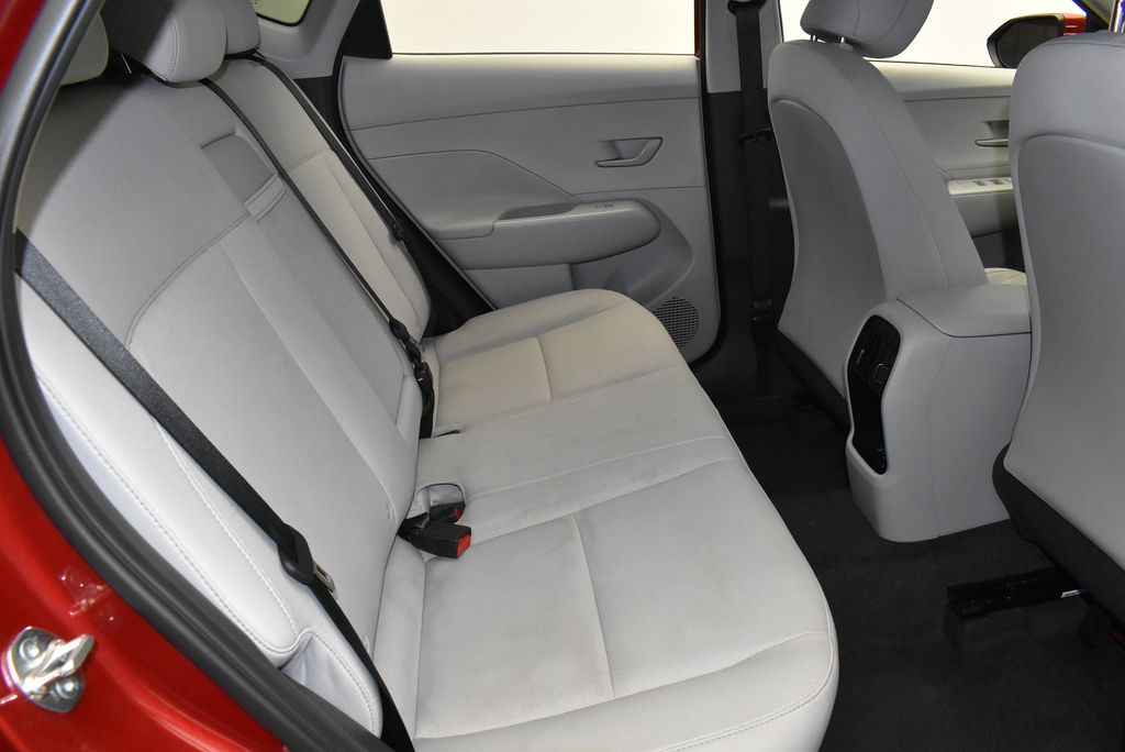 2025 Hyundai Kona SEL 29