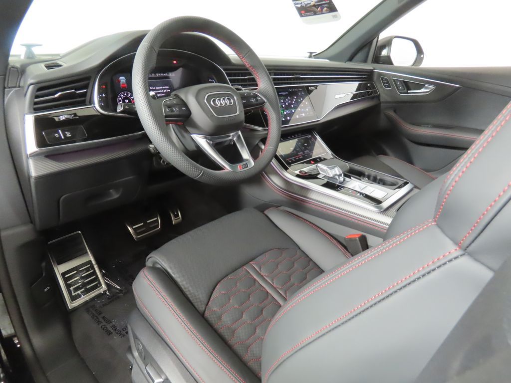 Thumbnail: 2026 Audi RS Q8 - 27