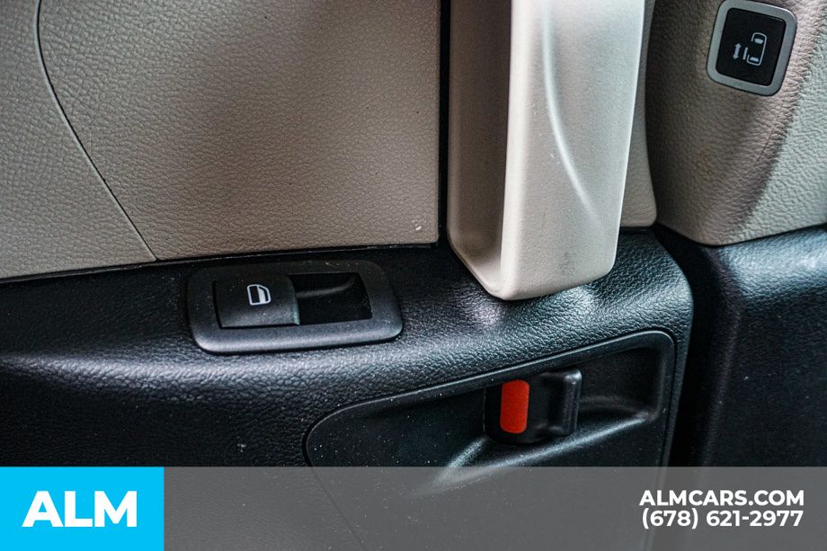 2024 Chrysler Pacifica Touring L photo 32