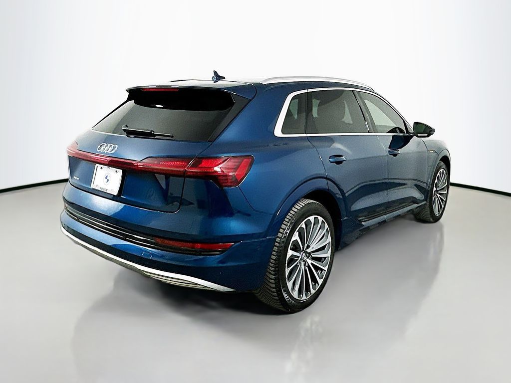 Thumbnail: 2019 Audi e-tron - 5