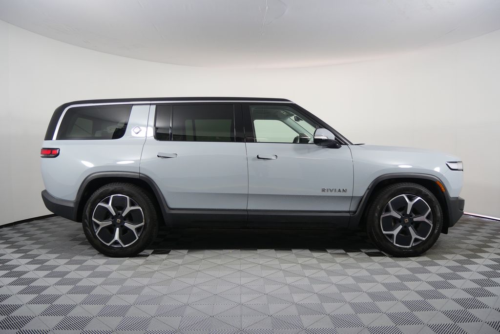 Thumbnail: 2023 Rivian R1S - 2