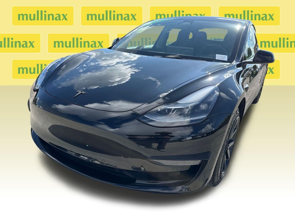 Used 2022  Tesla Long Range image 9