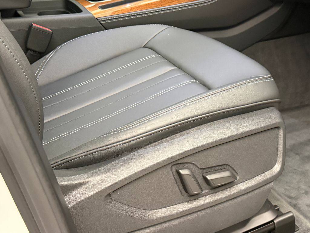 Thumbnail: 2023 Audi Q5 - 12