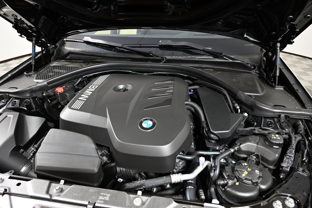 Thumbnail: 2025 BMW 3 Series - 27