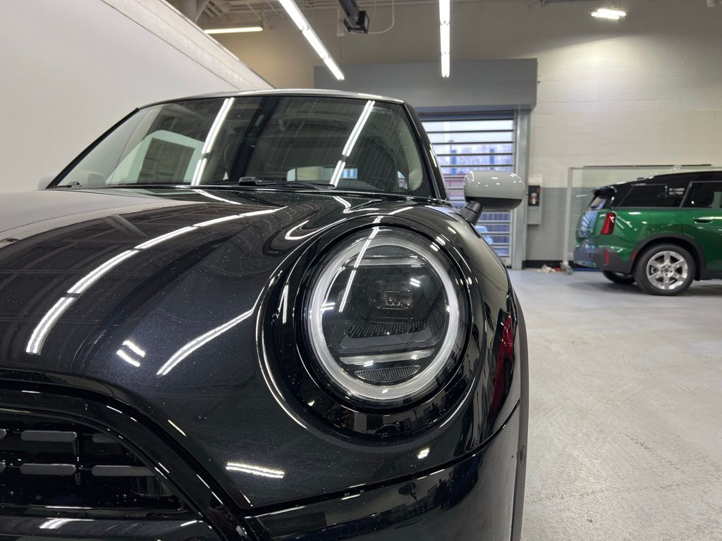 Thumbnail: 2025 MINI Cooper - 9