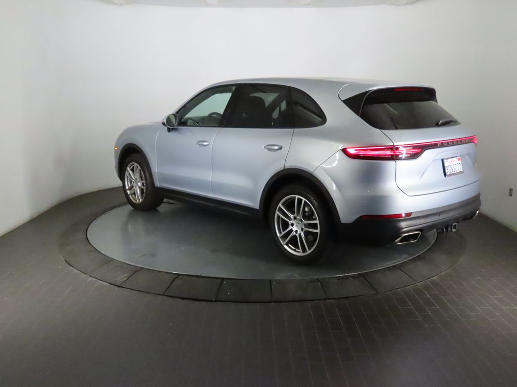 Thumbnail: 2023 Porsche Cayenne - 3