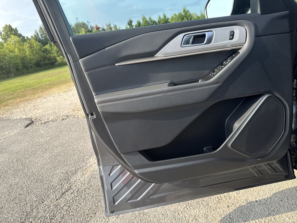 2026 Ford Explorer Active - 11