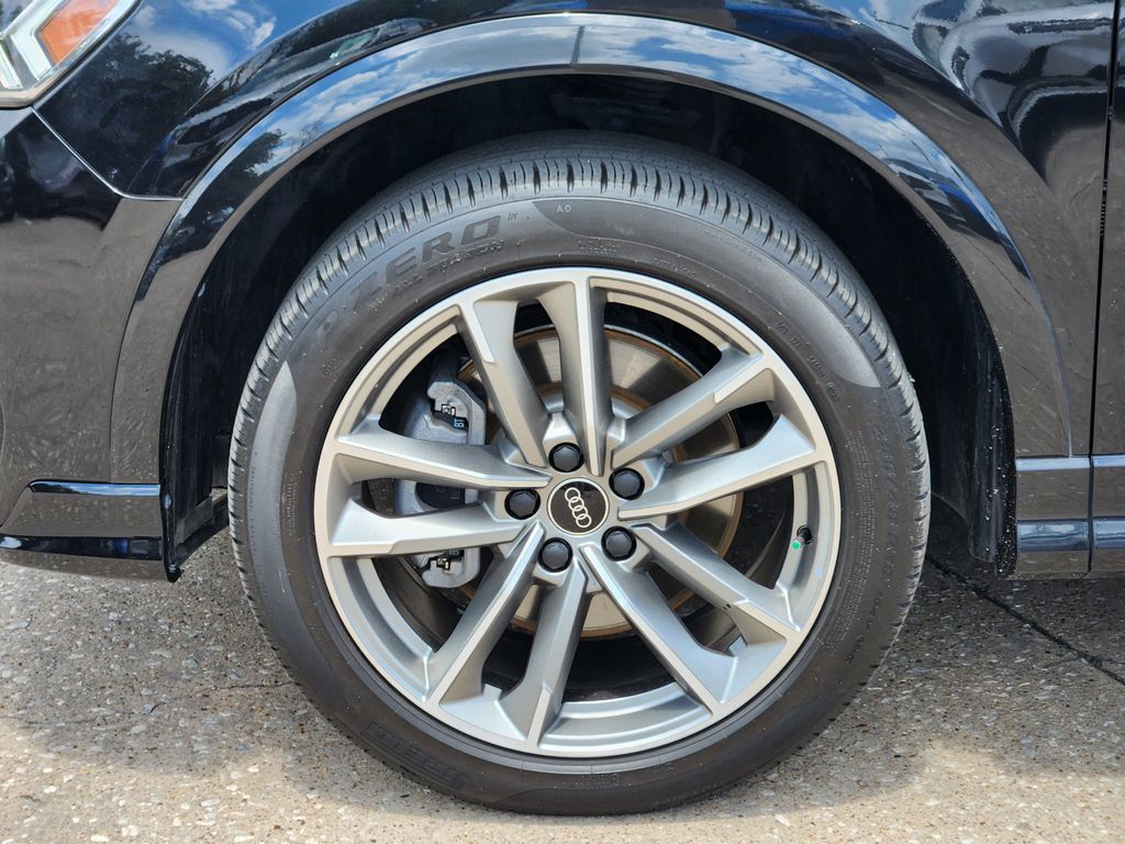 used 2024 Audi Q3 car, priced at $33,192