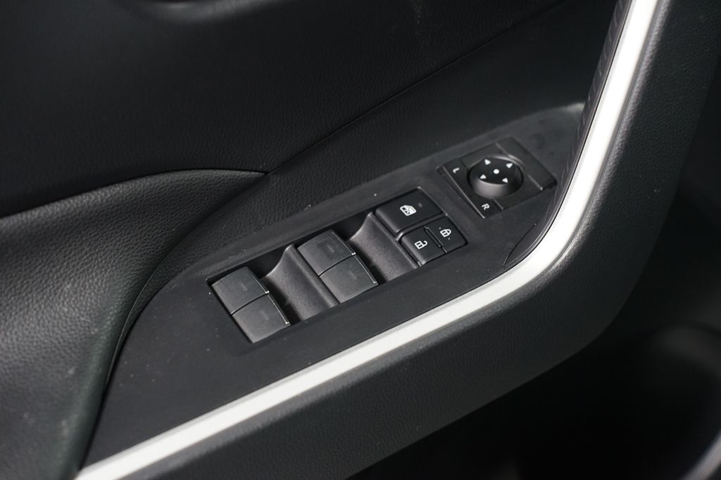 Thumbnail: 2025 Toyota RAV4 - 31