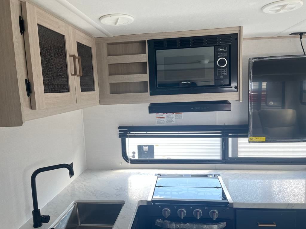 2025 Prime Time Avenger 25 MKB Travel Trailer