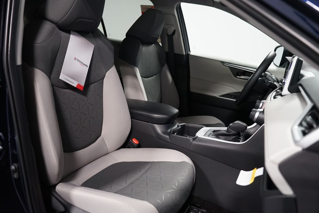 Thumbnail: 2025 Toyota RAV4 - 28