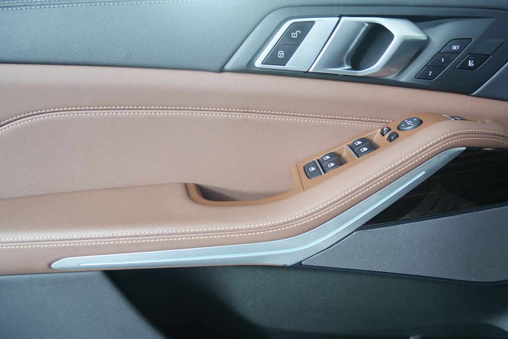 Thumbnail: 2021 BMW X5 - 8