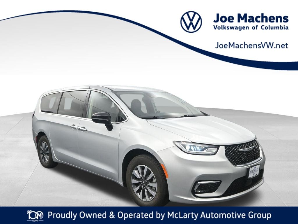  2024 Chrysler Pacifica Hybrid Select FWD   