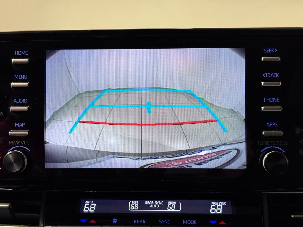 Thumbnail: 2022 Toyota Sienna - 30