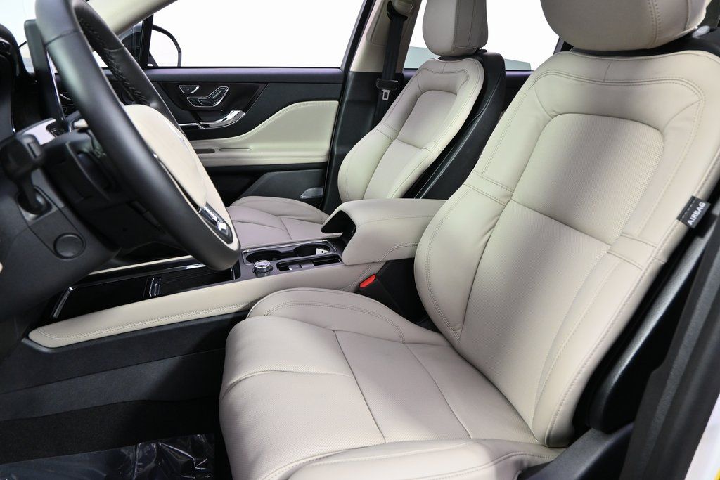 New 2026 White Lincoln Reserve image 11