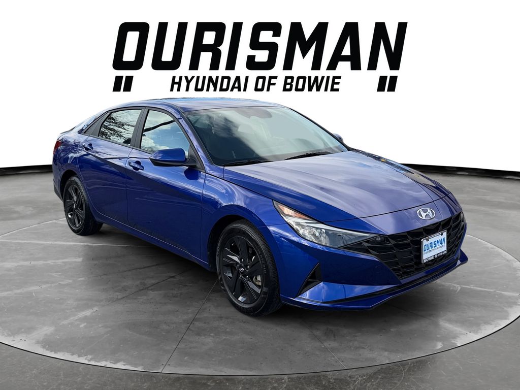 2023 Hyundai Elantra SEL FWD