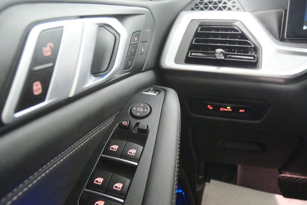 Thumbnail: 2025 BMW X5 - 21