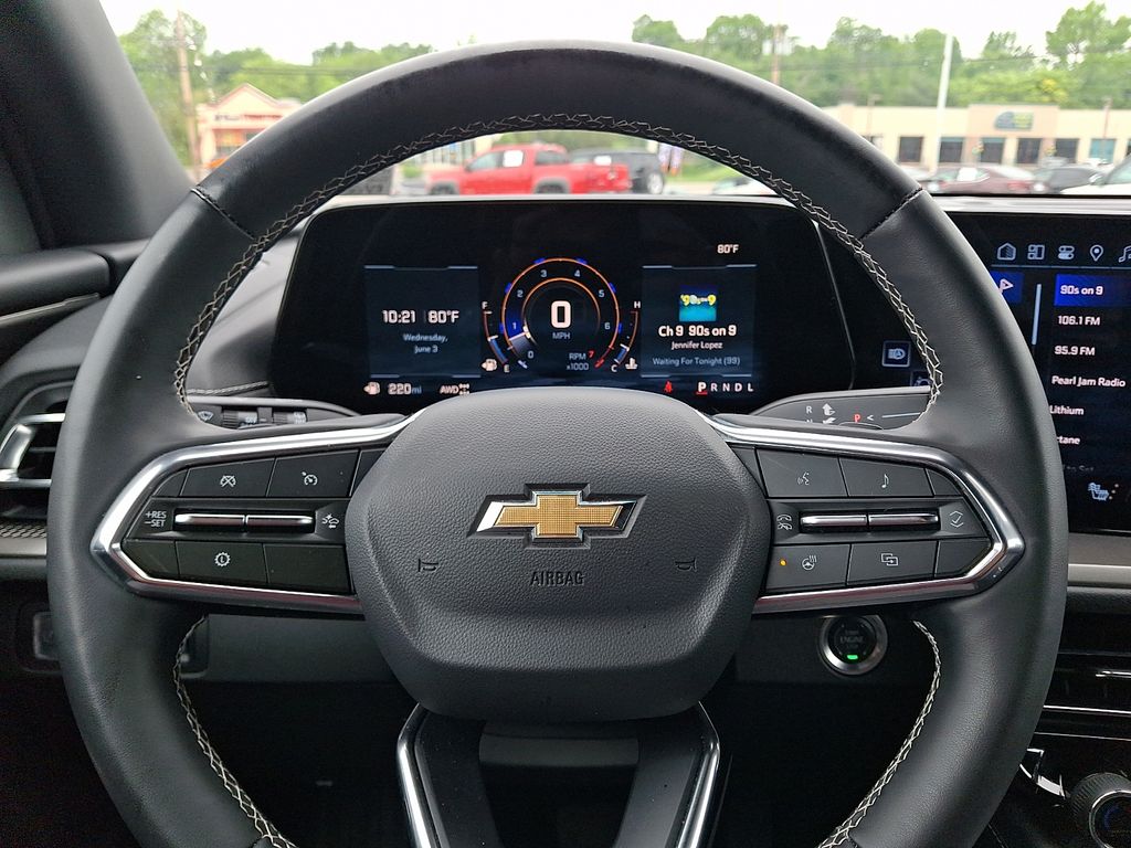 used 2025 Chevrolet Traverse car, priced at $39,629