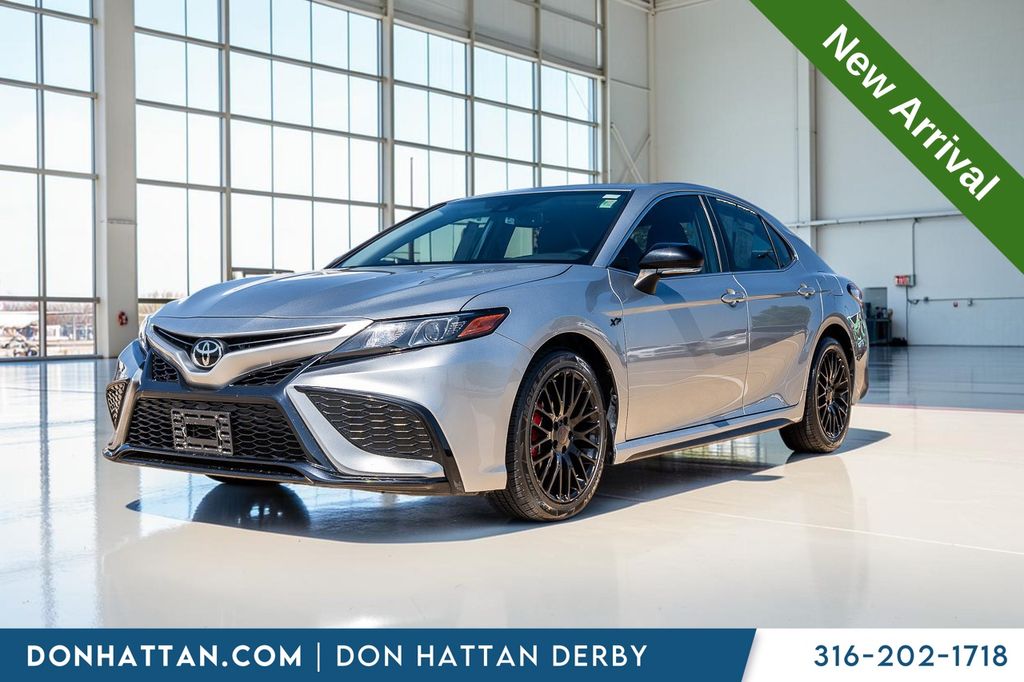 Celestial Silver Metallic 2022 Toyota Camry Sedan Front-Wheel Drive 8-Speed Automatic