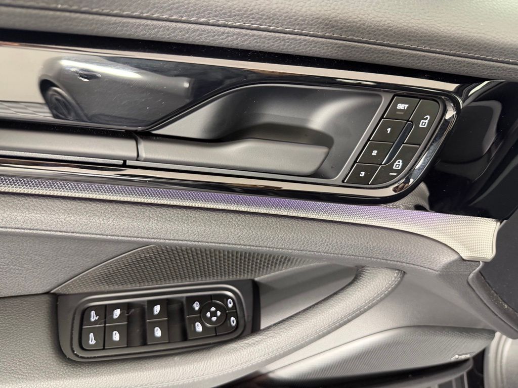 Thumbnail: 2026 Porsche Panamera - 17