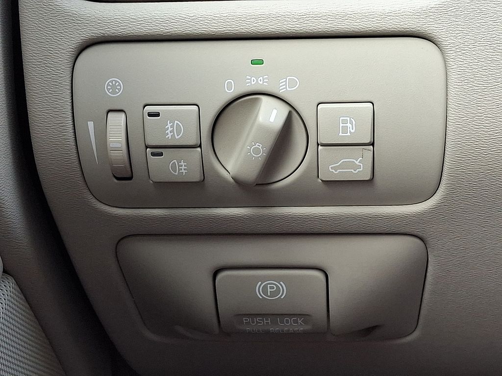 Thumbnail: 2012 Volvo XC70 - 24