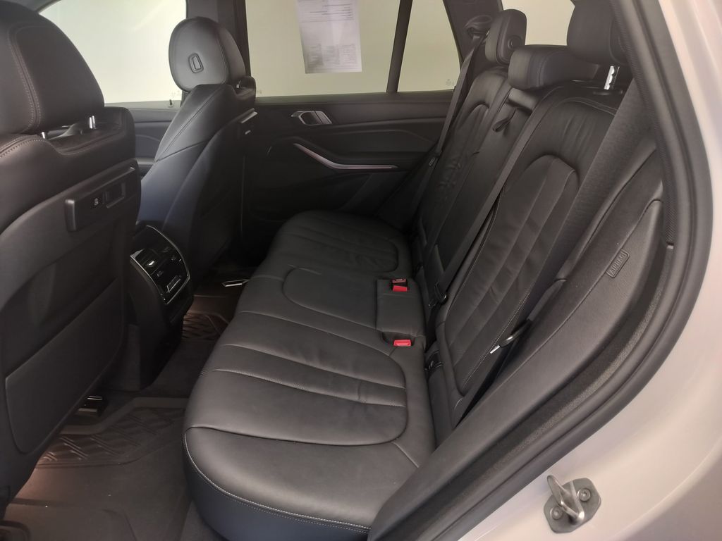Thumbnail: 2019 BMW X5 - 19