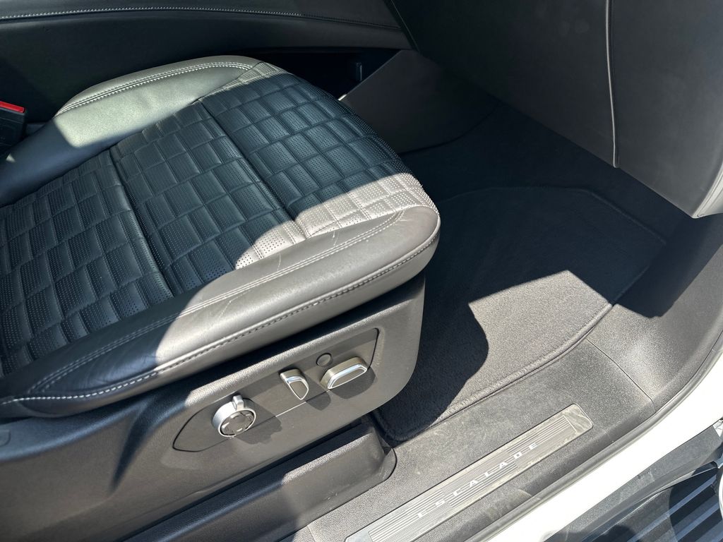 Used Car 2023 Cadillac Escalade  Sport Platinum For Sale Under $90,000 In Austin, Texas